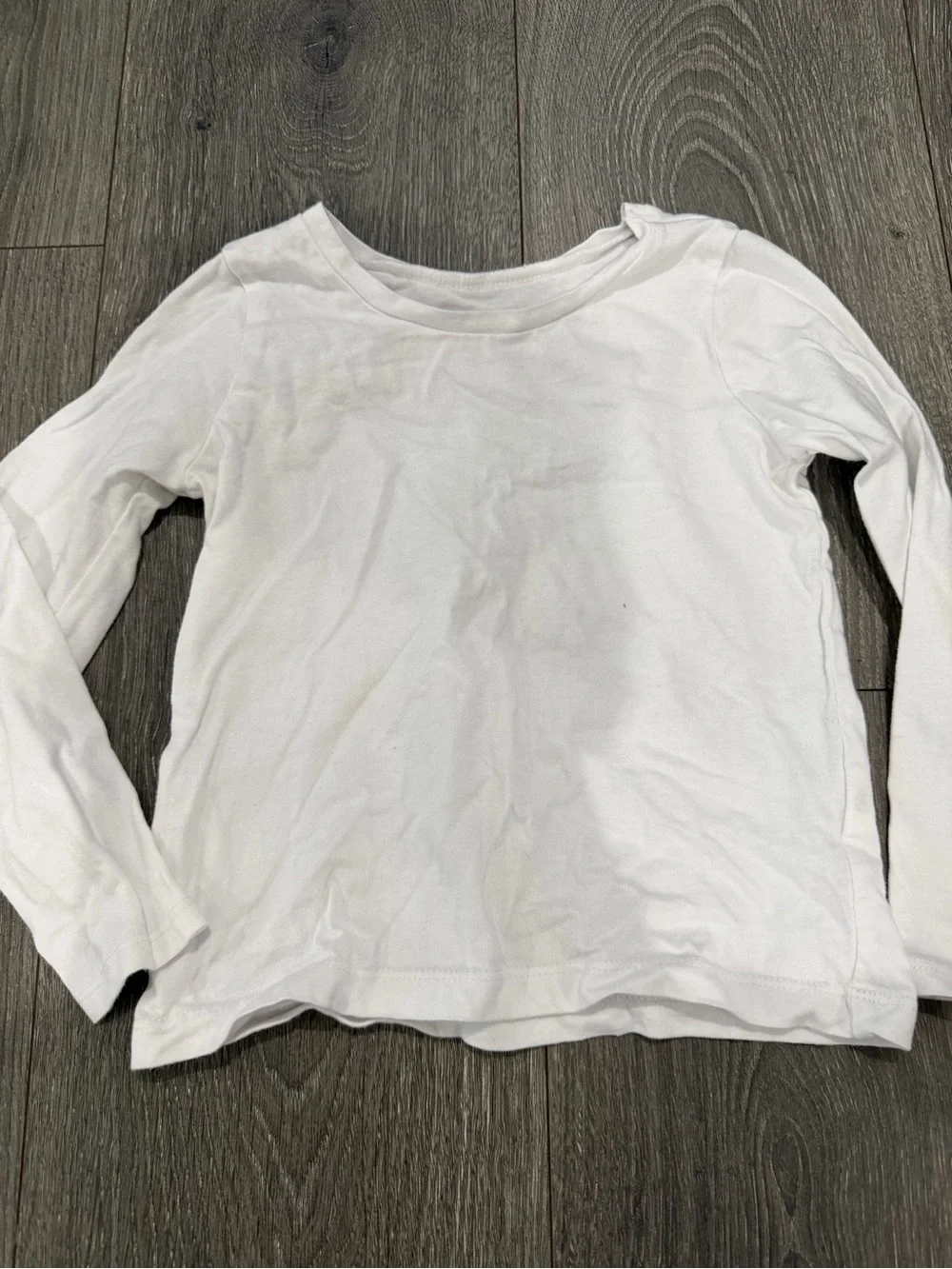 Bundle of 3 long sleeve tees. Size 3T